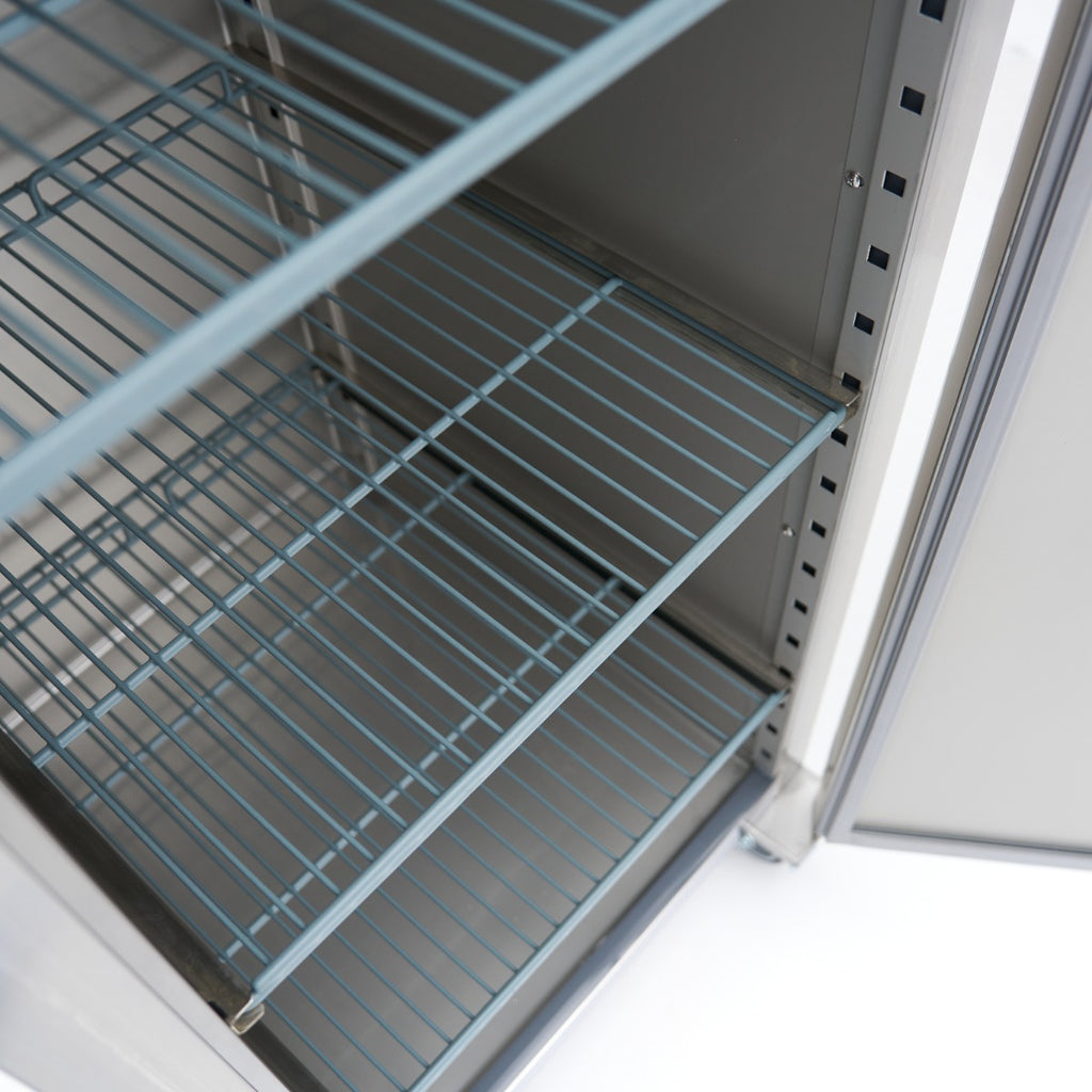 Frigorífico - Profesional - 600L - 3 Estantes Ajustables (2/1 GN) - Acero Inoxidable - sobre Ruedas