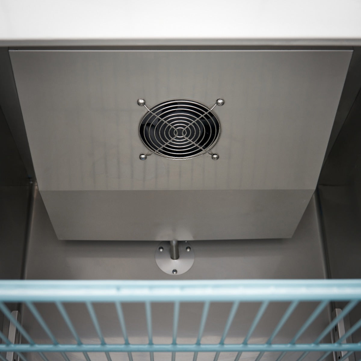 Frigorífico - Profesional - 600L - 3 Estantes Ajustables (2/1 GN) - Acero Inoxidable - sobre Ruedas