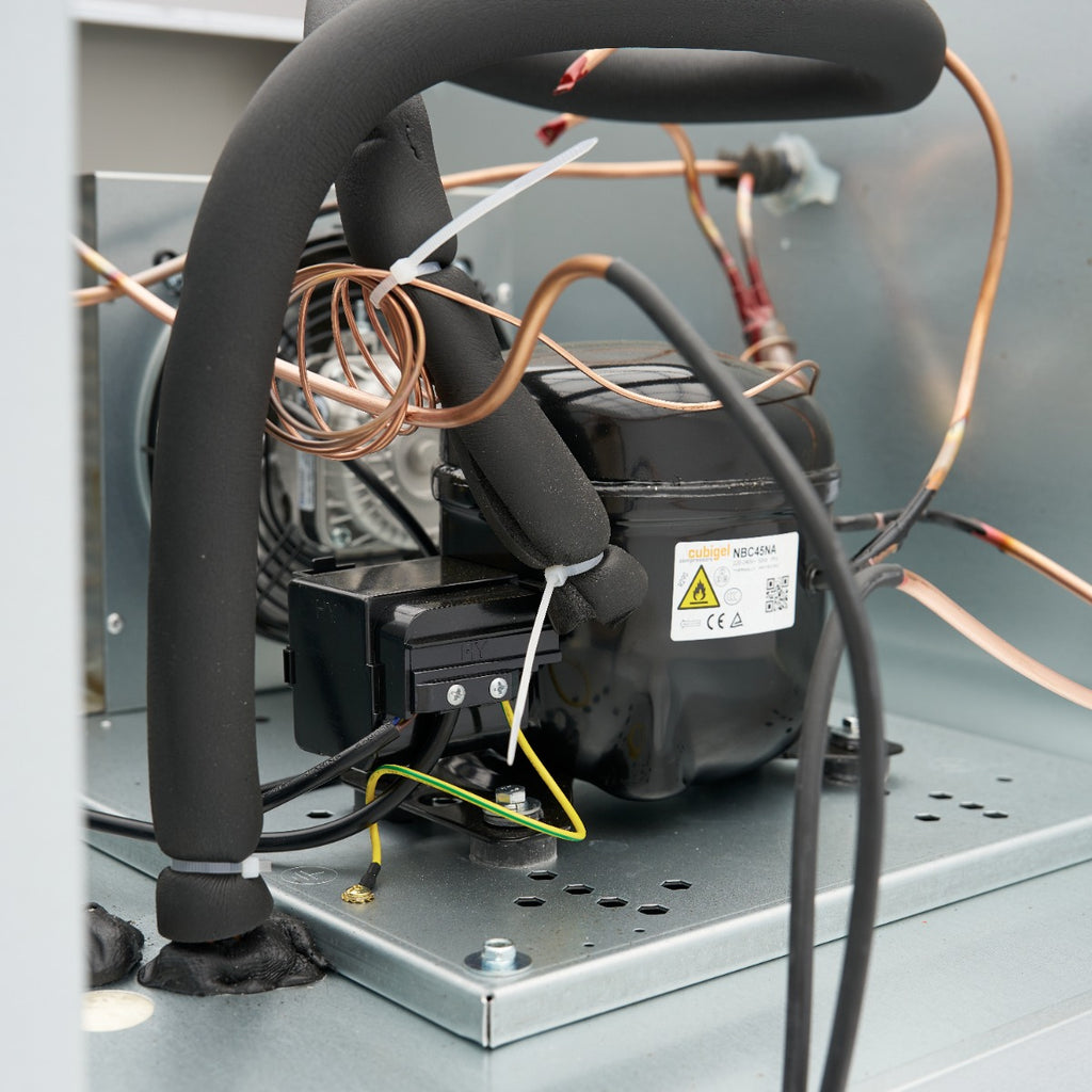 Frigorífico - Profesional - 600L - 3 Estantes Ajustables (2/1 GN) - Acero Inoxidable - sobre Ruedas
