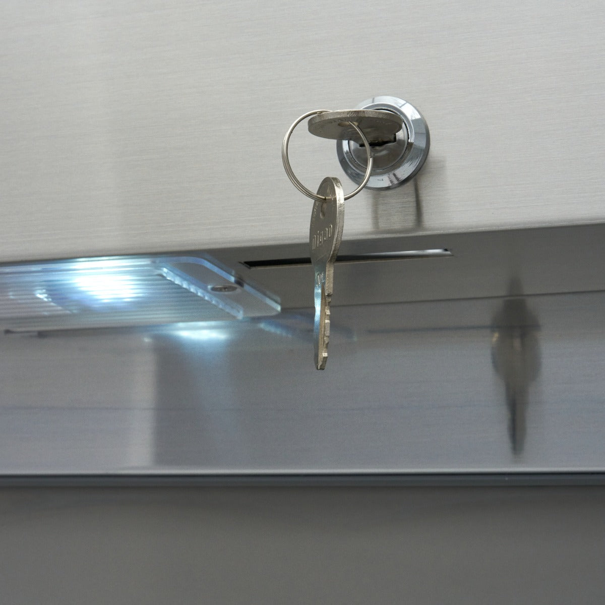 Frigorifero - Professionale - 1200L - 6 ripiani regolabili (2/1 GN) - Acciaio inox - su ruote