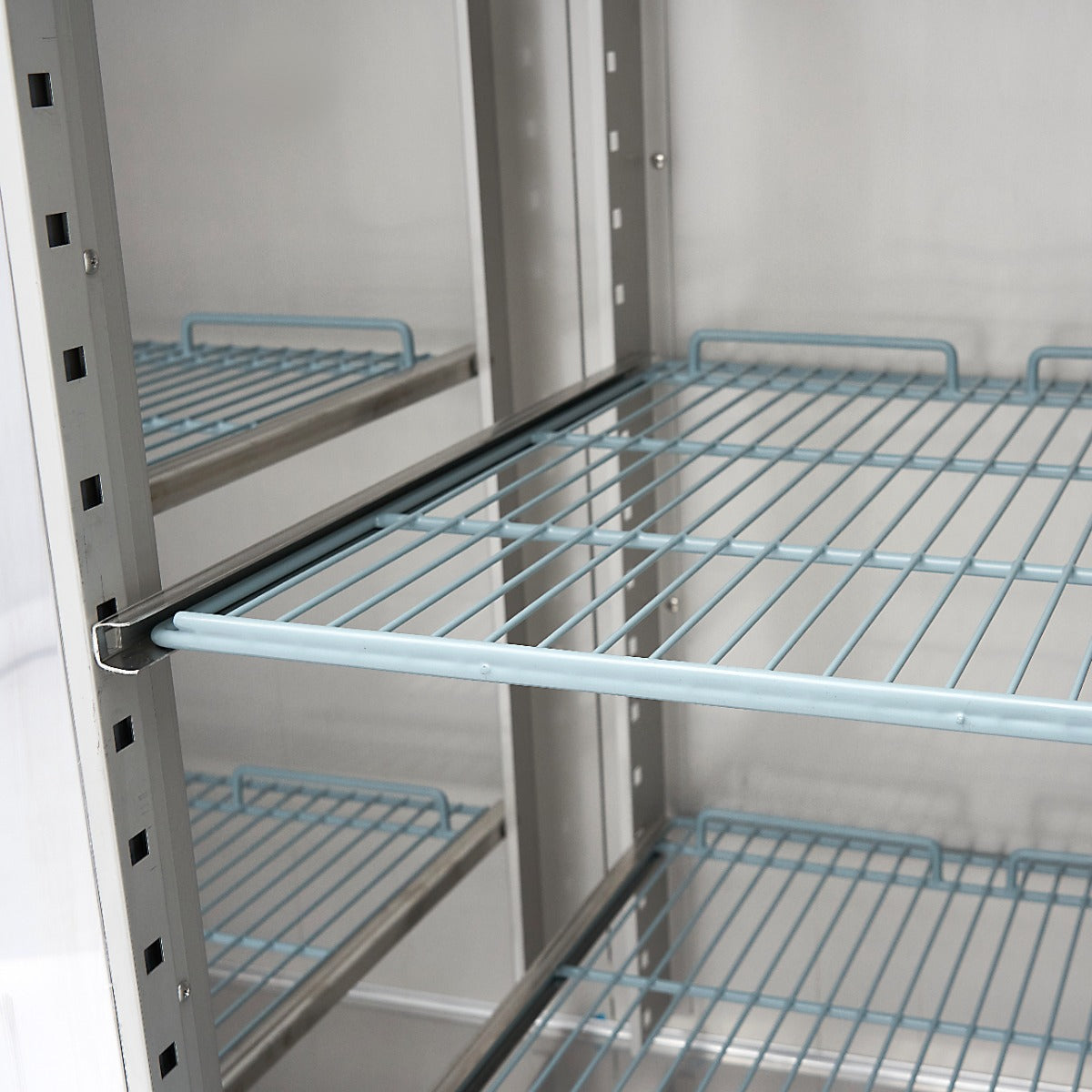 Congelador - Profissional - 1400L - 6 prateleiras ajustáveis (2/1 GN) - aço inoxidável - com portas de vidro